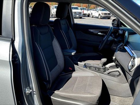 Used 2025 Chevrolet TrailBlazer LT image 7