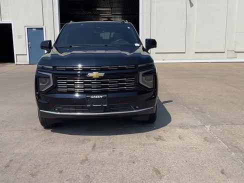 Used 2026 Chevrolet Suburban High Country w/ Sun And Tow Package AWD/4WD image 3