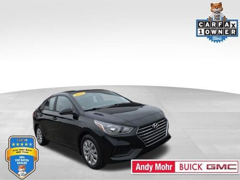 Used 2020 Hyundai Accent SE image 1