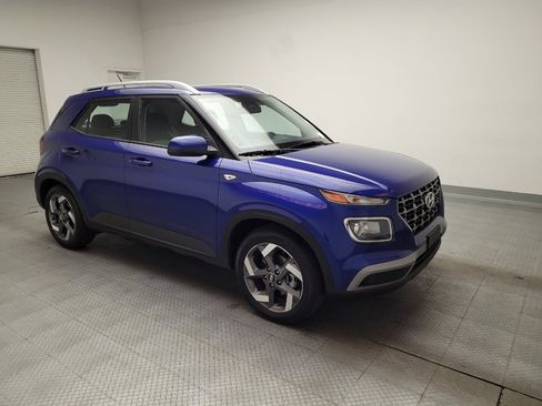 Used 2025 Hyundai Venue SEL image 11