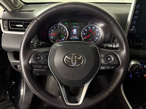 Used 2022 Toyota RAV4 XLE Premium AWD/4WD image 20