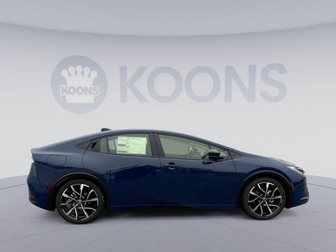 New 2026 Toyota Prius Plug-In Hybrid FWD image 8