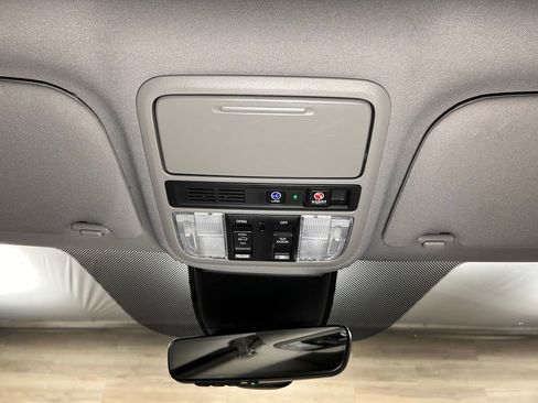 Used 2021 Honda Odyssey Touring image 16