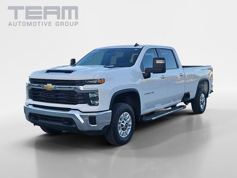 Used 2024 Chevrolet Silverado 2500 LT image 3