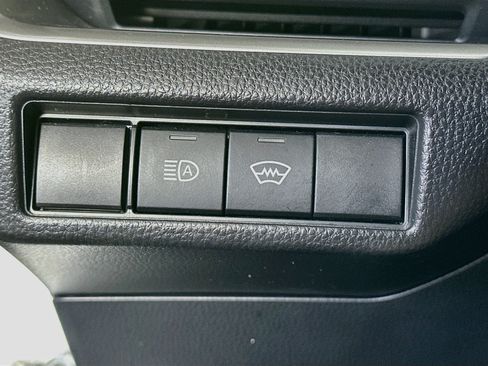 Used 2024 Toyota Prius LE FWD image 17