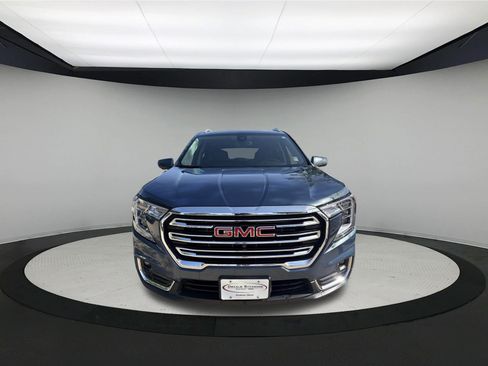 Used 2024 GMC Terrain SLT w/ Infotainment Package II AWD/4WD image 2