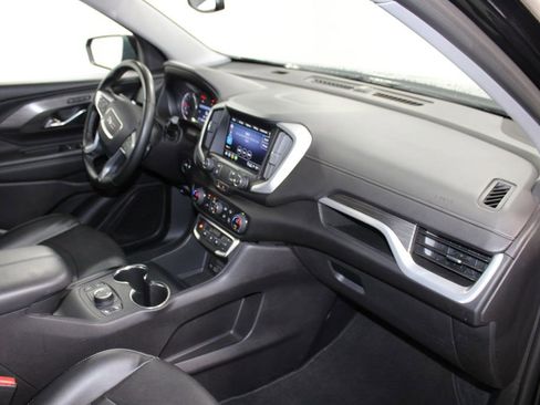 Used 2024 GMC Terrain SLT image 29