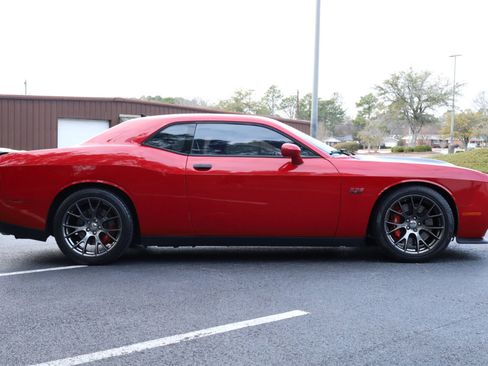 Used 2016 Dodge Challenger SRT w/ Technology Group image 6