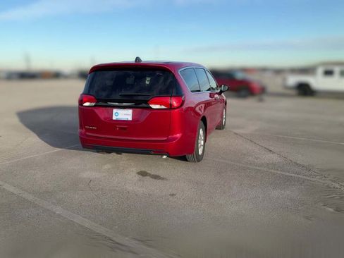 New 2026 Chrysler Voyager LX image 11