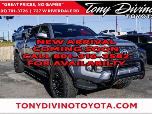Used 2017 Toyota Tacoma TRD Sport w/ Premium & Technology Package image 1