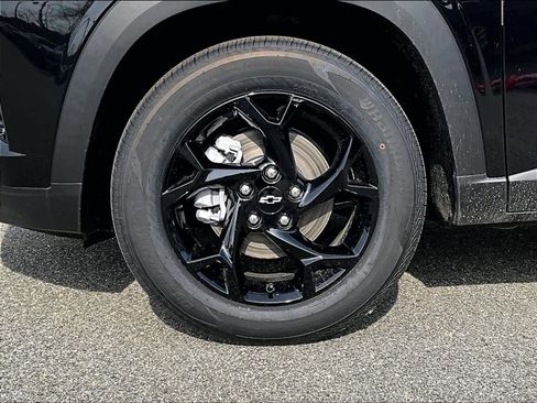 New 2026 Chevrolet Trax LT w/ Midnight Edition FWD image 8