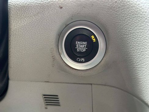 Used 2018 Chrysler Pacifica Limited w/ Advanced Safetytec Group FWD image 36