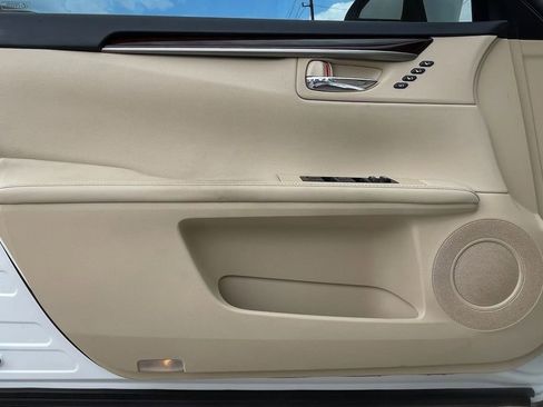 Used 2013 Lexus ES 350 w/ Premium Pkg FWD image 32