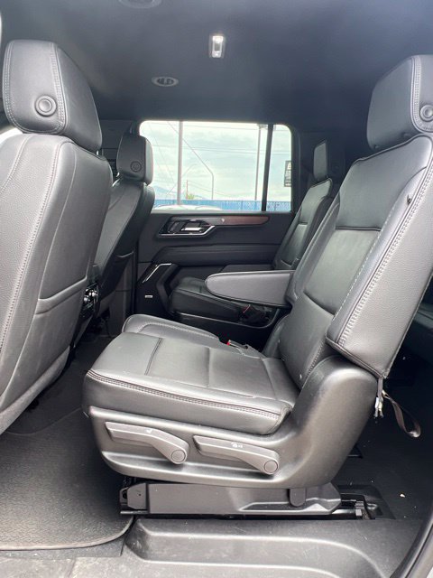 Used 2025 GMC Yukon XL Denali AWD/4WD image 25