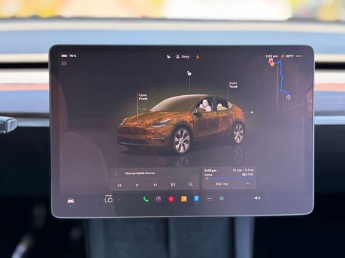 Used 2022 Tesla Model Y Long Range image 43