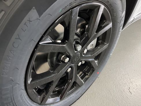 New 2025 Jeep Grand Cherokee L Altitude image 13