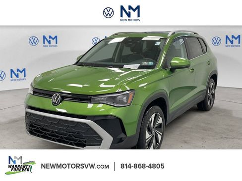 New 2026 Volkswagen Taos SE image 1