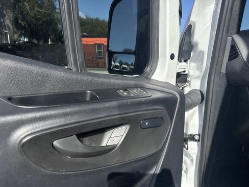 Used 2024 Mercedes-Benz Sprinter 2500 image 19