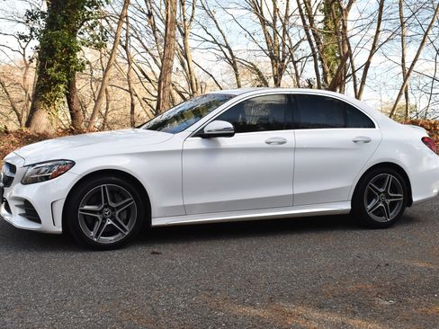 Used 2020 Mercedes-Benz C 300 4MATIC Sedan image 2