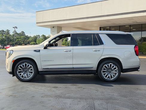 Used 2023 GMC Yukon Denali Ultimate AWD/4WD image 2