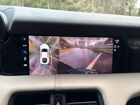 Used 2022 Porsche Taycan 4S image 25