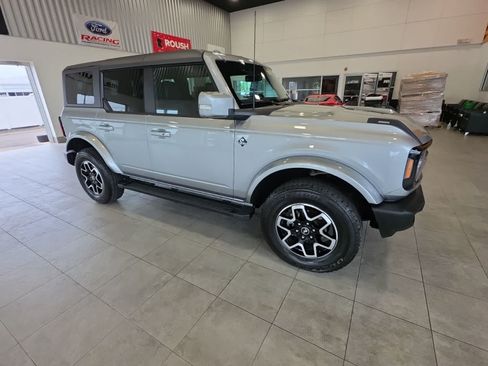 Used 2024 Ford Bronco Outer Banks AWD/4WD image 7