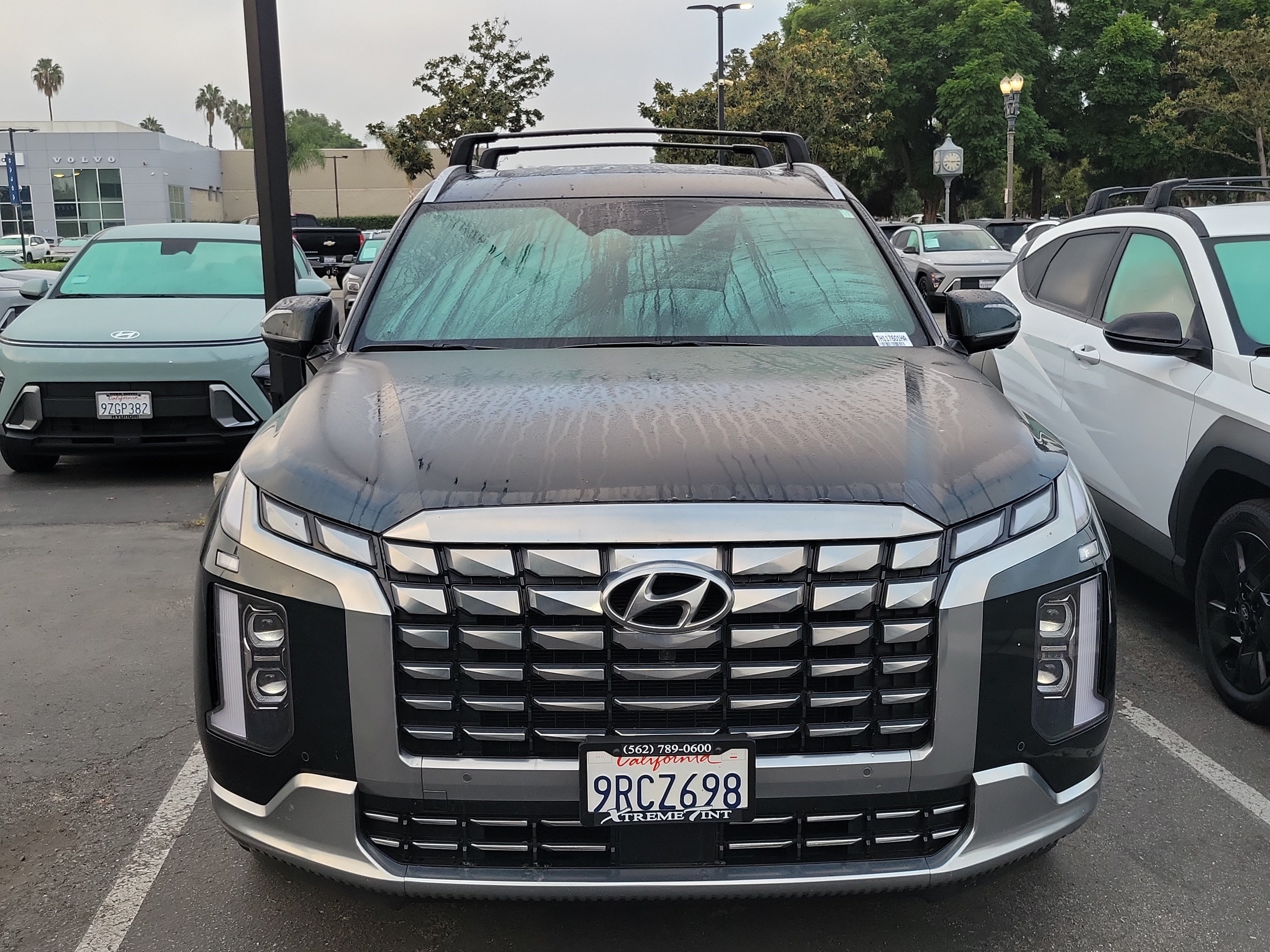 Used 2025 Hyundai Palisade Calligraphy FWD image 2