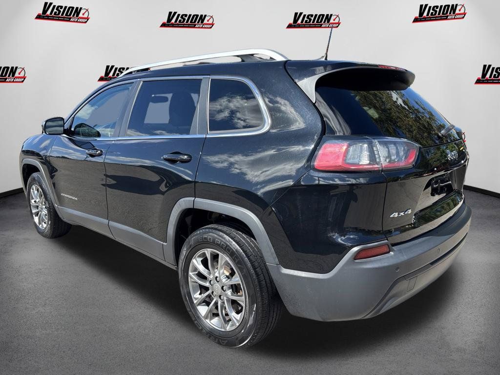 Used 2019 Jeep Cherokee Latitude Plus w/ Cold Weather Group AWD/4WD image 8