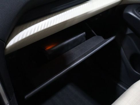 Used 2019 Subaru Ascent Premium image 34