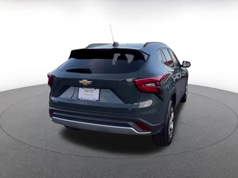 Used 2025 Chevrolet Trax LT image 14