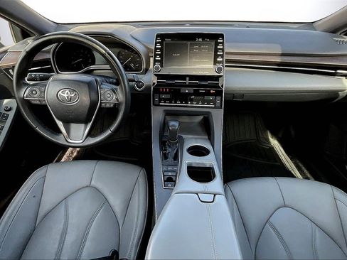 Used 2019 Toyota Avalon XLE image 13