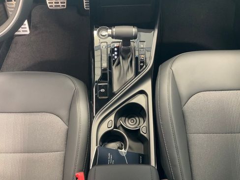 Certified 2025 Kia Niro EX Touring image 17