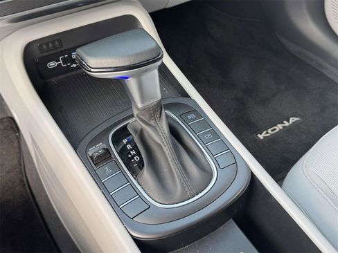 Certified 2025 Hyundai Kona SEL image 30