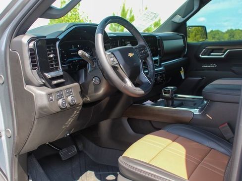 New 2025 Chevrolet Silverado 1500 High Country image 11