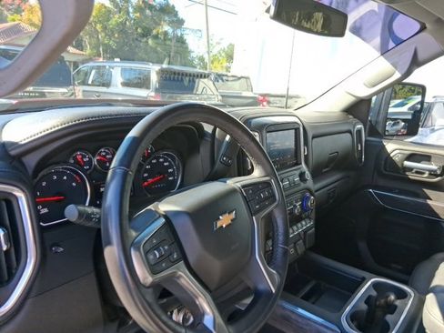 Used 2022 Chevrolet Silverado 3500 LTZ w/ LTZ Convenience Package image 33