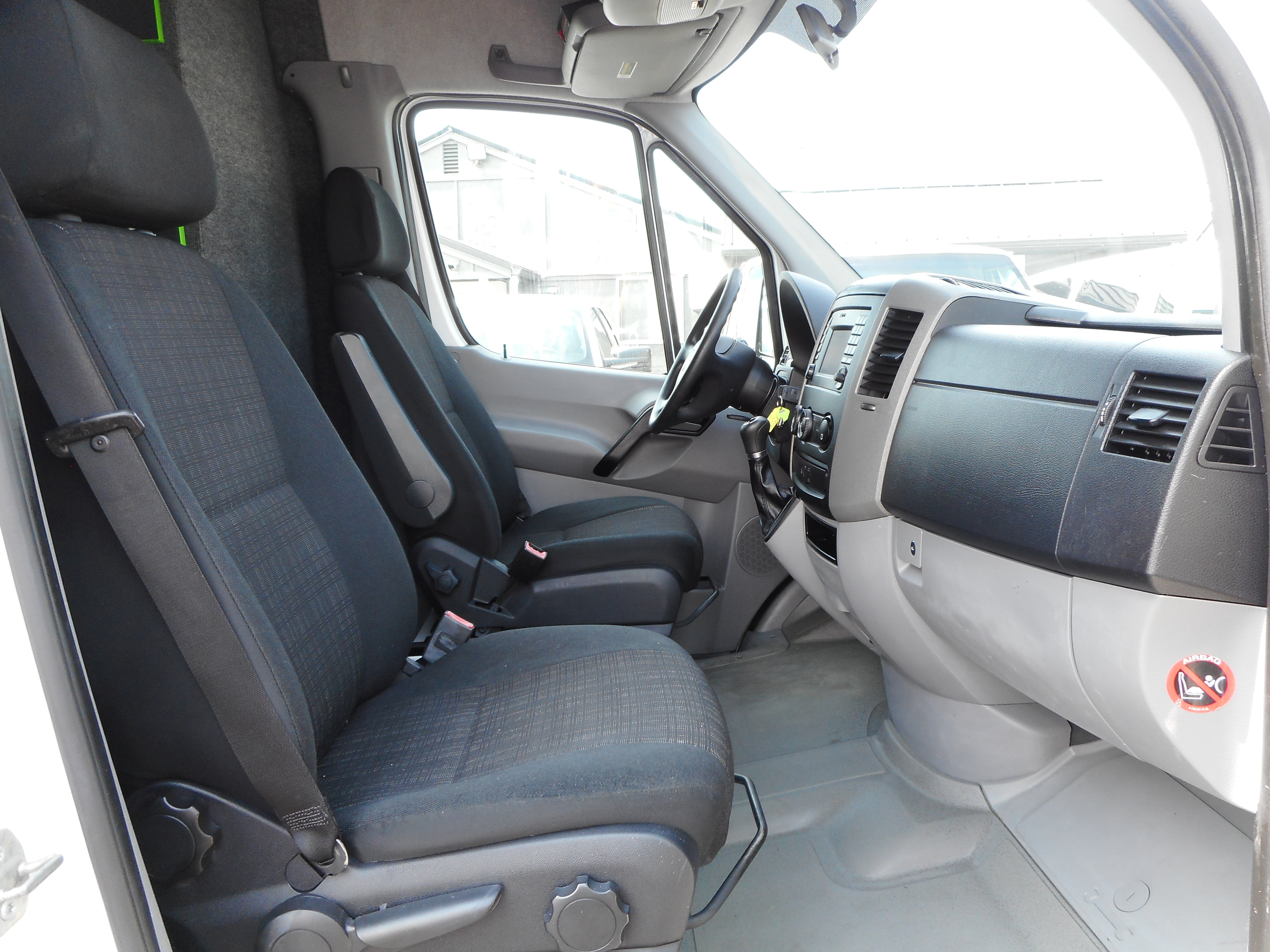 Used 2014 Freightliner Sprinter 2500 RWD image 14
