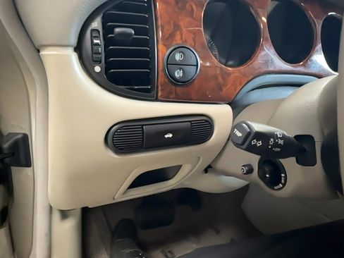 Used 1998 Jaguar XJ8 L image 13
