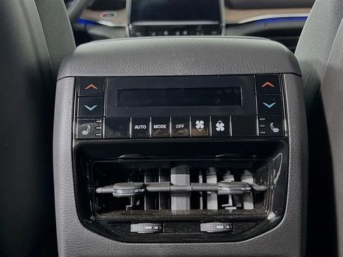 Used 2024 Jeep Grand Cherokee Summit w/ Luxury Tech Group V image 28