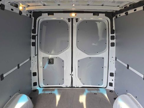 Used 2025 Mercedes-Benz Sprinter 2500 image 16