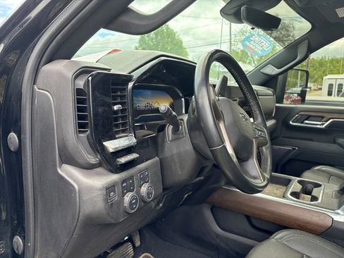 Used 2024 Chevrolet Silverado 3500 High Country w/ High Country Premium Package AWD/4WD image 8