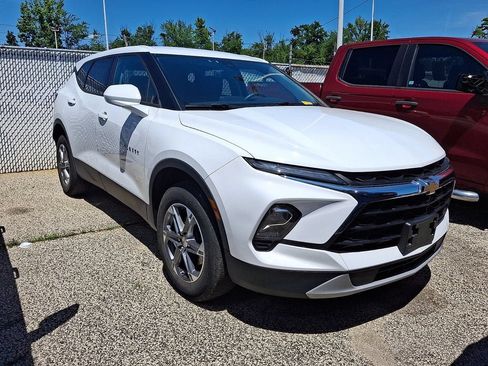 Used 2024 Chevrolet Blazer LT FWD image 4