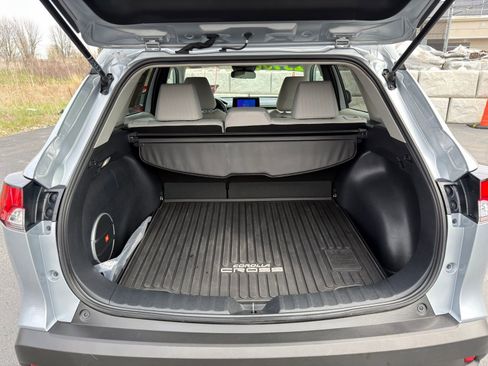 Used 2023 Toyota Corolla Cross LE w/ Moonroof Package image 28