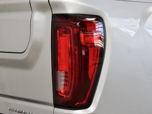 Used 2022 GMC Sierra 3500 Denali w/ Denali Ultimate Package image 22