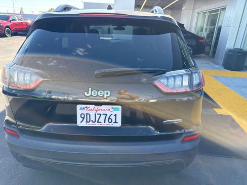 Used 2019 Jeep Cherokee Latitude w/ Popular Appearance Group FWD image 15