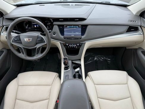 Used 2018 Cadillac XT5 Luxury w/ Driver Awareness Package image 24