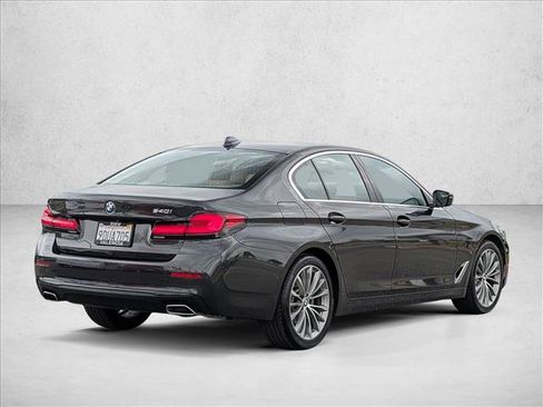 Used 2023 BMW 540i w/ Premium Package image 5