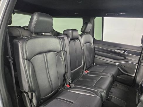 Used 2024 Jeep Wagoneer Series II w/ Flexible Seating Group AWD/4WD image 15