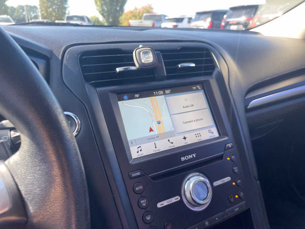 Used 2017 Ford Fusion Titanium AWD/4WD image 16