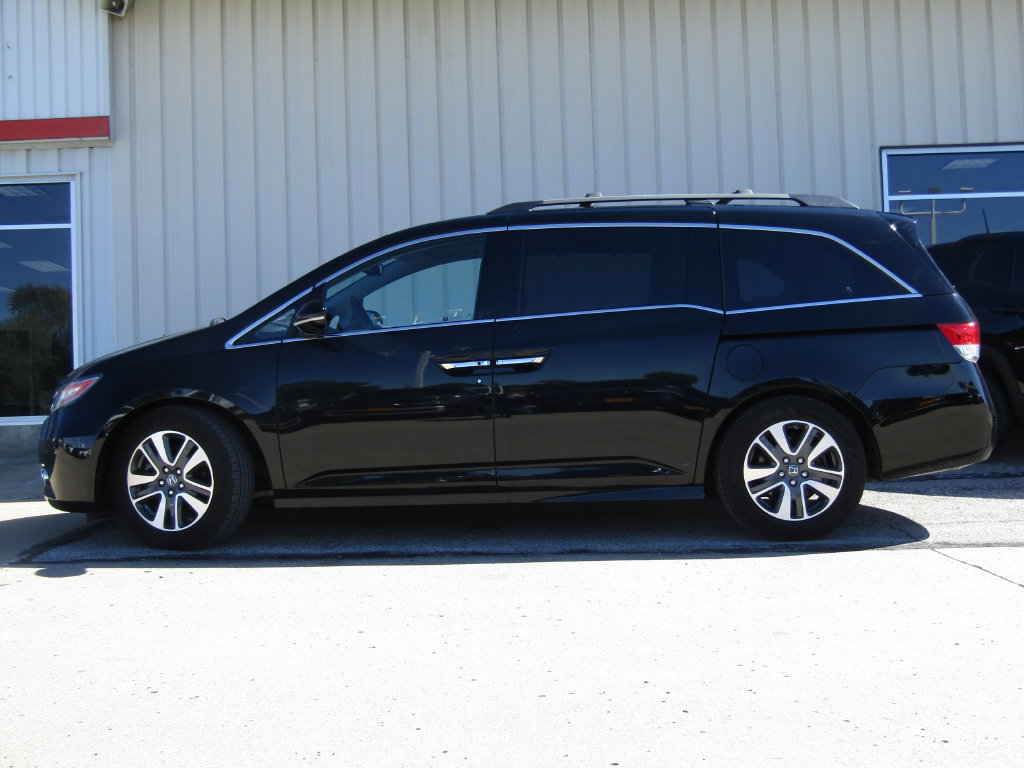 Used 2016 Honda Odyssey Touring Elite image 11