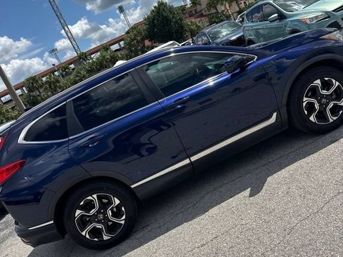 Used 2018 Honda CR-V Touring image 4